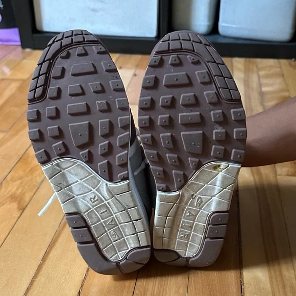 White & Brownish purple Air Max 1 worn once and come with the box FOR SALE - Picture 5 of 7